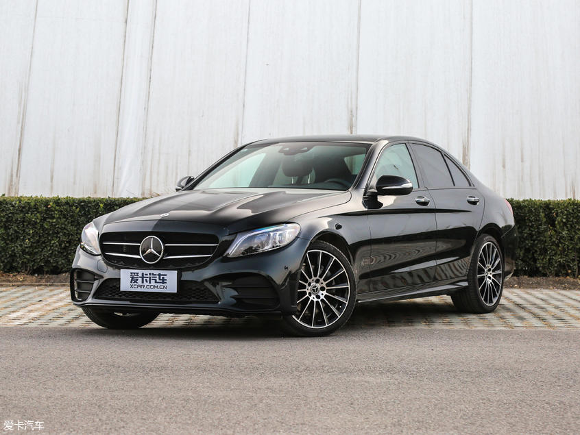 北京奔驰2019款奔驰C级
