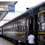 湖南最后的慢火车②|7270次：就算亏，也要为苗族侗族村民开下去