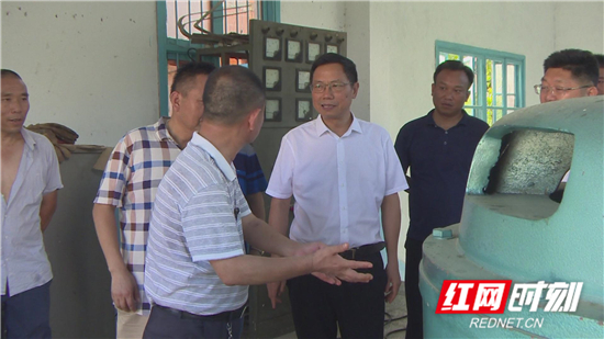 邱初开调研涉大鲵自然保护区水电站整改工作