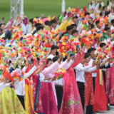 朝鲜民众热烈欢迎习近平