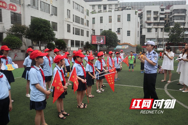 倡导文明出行 邵阳20名小小交警上岗啦