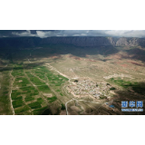 白石崖下的八角城