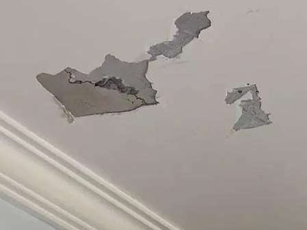 楼上装修野蛮凿地，楼下漏水、楼板开裂！