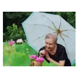 92岁“荷花奶奶”诠释“硬核”人生