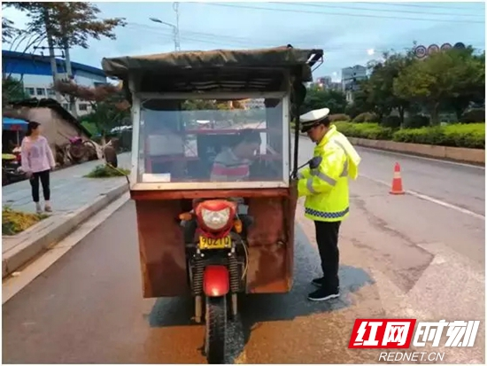 【桑植警事】桑植交警开展夜查酒驾行动成效显著