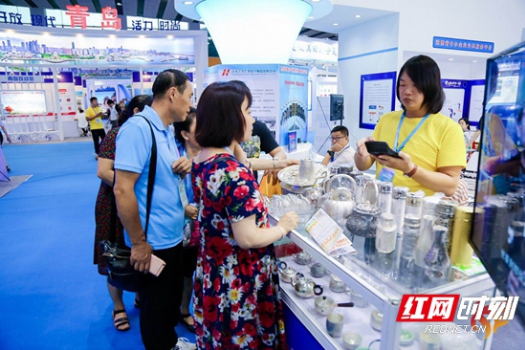 【工信之声】中博会首日 张家界产品大受欢迎