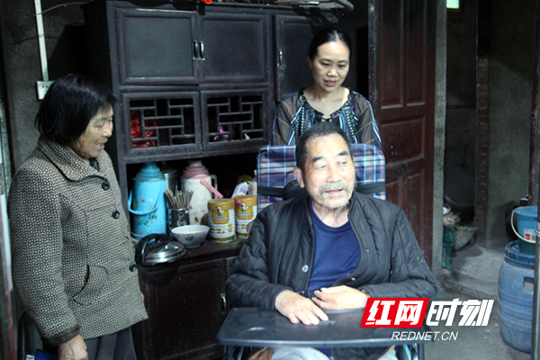 隆回县林业局:风雨无阻扶贫走访忙
