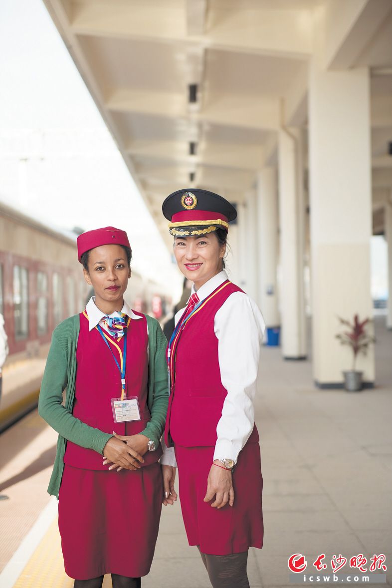 2018年10月29日，亚的斯亚贝巴开往吉布提的亚吉铁路上，所有设施依旧保持着中国铁路的各项标准。