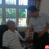 黎华平到治河渡镇慰问困难党员