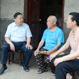 不忘初心跟党走  坚定信念感党恩——蒙汉走访慰问老党员