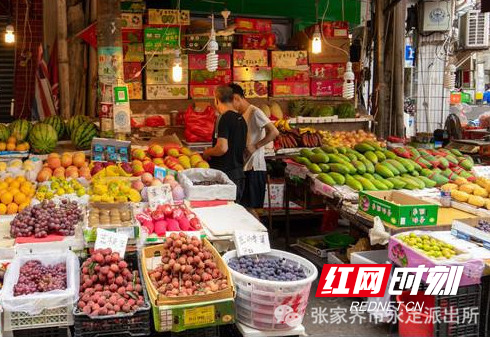 永定：男子婴儿车上偷手机被抓