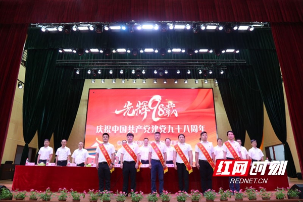 5eb1af613dc1f9da3b8355d55100e83_副本.jpg