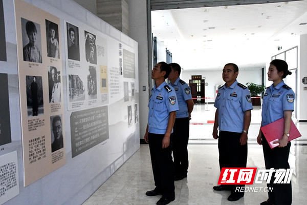 图三：缅怀先烈、传承革命传统.jpg
