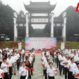 同心向党 共绣国旗