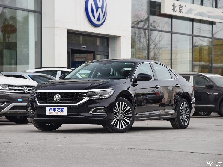 上汽大众 帕萨特 2019款 330TSI 豪华版 上汽大众 帕萨特 2019款 330TSI 豪华版