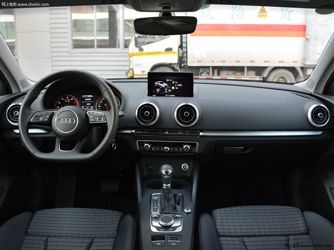 20万还在看大众这三款白菜价的豪华车了解下-图4