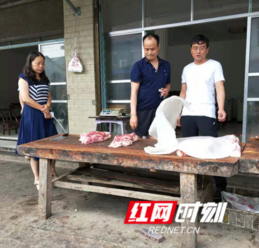 慈利县零溪镇开展白板肉市场专项整治行动