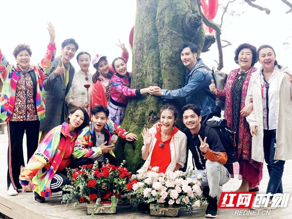 张家界武陵源美景闪亮真人秀节目《我最爱的女人们》