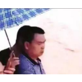 “给副镇长撑伞”撑起的是民意