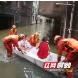 雁峰区七星小区10余名居民被困 半小时内全部救出