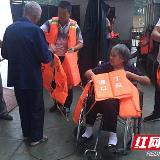 心系孤岛40余民群众 50余名党员干部深夜职守