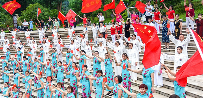 红图|湖南桂阳：千人同唱《我和我的祖国》
