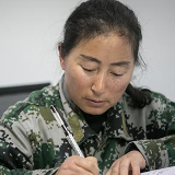 边疆党旗红丨十九大党代表王平：扎根边疆31载 从打工妹到致富带头人