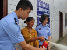 ​湖南警察学院学警赴冷水滩堰塘村开展安全教育活动