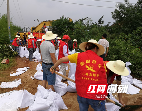 衡南县:“衡阳群众”积极参与抗洪抢险