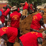 防汛救灾时,雁峰区退役老兵们的背影让人动容