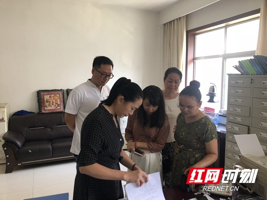 市中心血站一行前往市人民银行交流学习档案管理工作