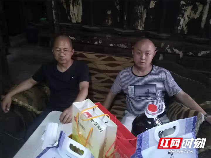 【惠民财政】献爱心 助脱贫