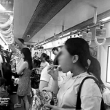 禁食新规两个月后北京地铁仍有乘客吃东西，管理员：只能劝