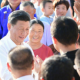 新中国成立70年，总书记农家院里话变化