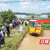 农业机械“花样”足 农民田间“充电”忙