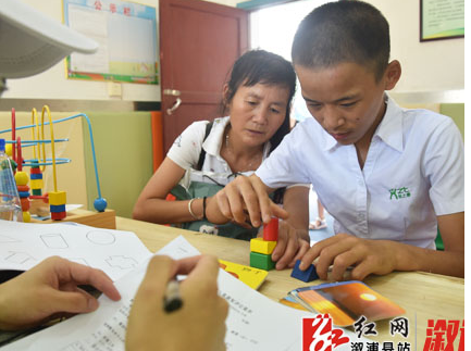 湖南医药学院“青春心向党 建功新时代”三下乡活动走进溆浦特校