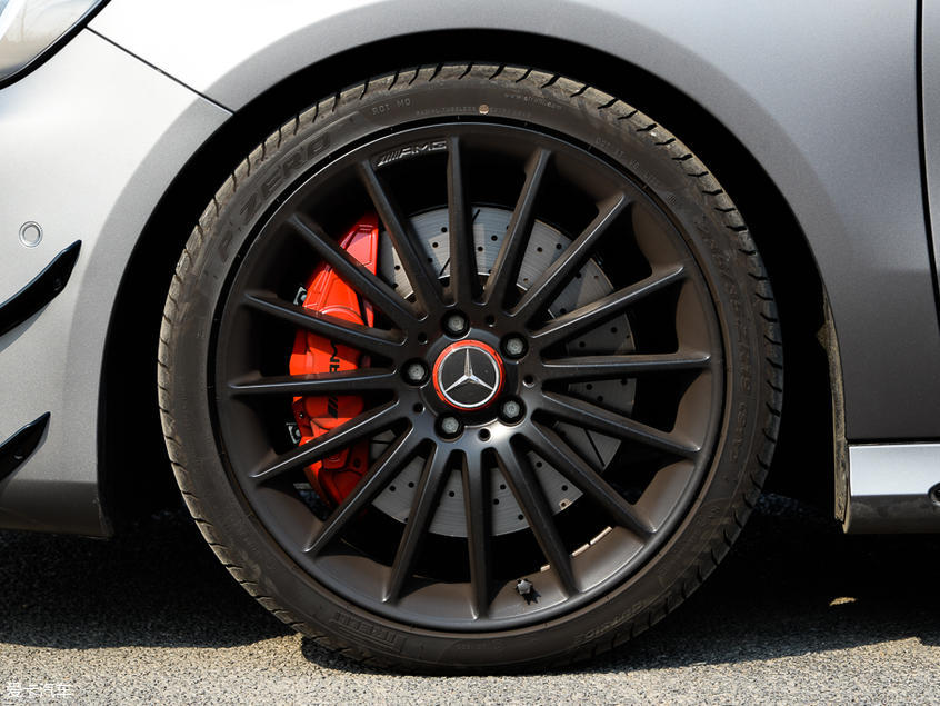 梅赛德斯-AMG2017款奔驰A级AMG 梅赛德斯-AMG2017款奔驰A级AMG