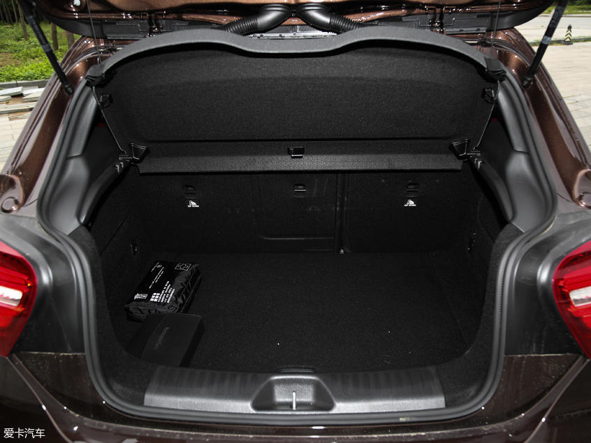 梅赛德斯-AMG2017款奔驰A级AMG 梅赛德斯-AMG2017款奔驰A级AMG