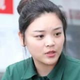 他被压20吨卡车下，“别怕”，她来了！活了