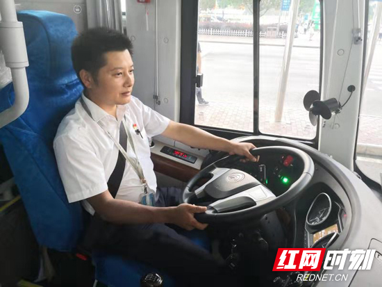 龚道征：从保障尖兵到技术能手 爱岗敬业铸匠心