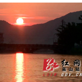 蓝山：古塔映日出 朝霞染山城