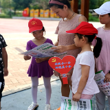 党员少年齐争先 “引爆”垃圾分类新时尚