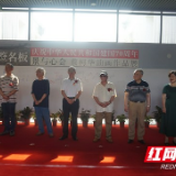 蔡柯华油画展在益阳市工艺美术馆开幕