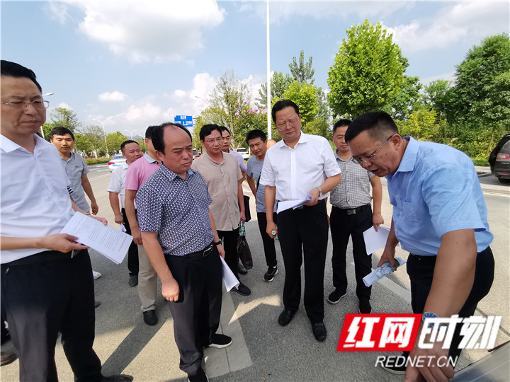 ​袁美南调研澄潭大桥新建工程和“三园”建设项目
