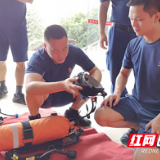衡阳市消防支队组织机关指战员开展器材装备操作