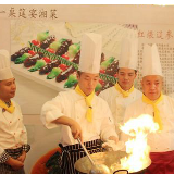 国企楷模｜夏献文：高超厨艺可出美食还能扶贫