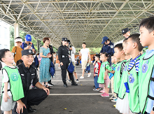 视频丨亲子活动进警营  看特巡警酷帅显身手