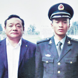 一家四代一心向党七十载