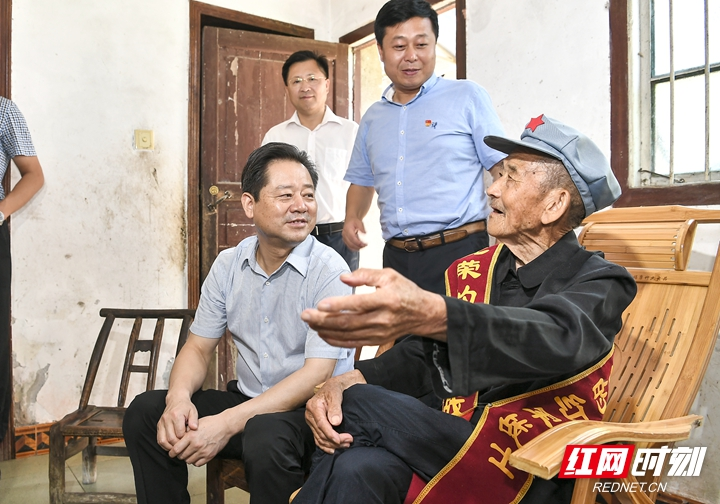 虢正贵“八一”前夕真情慰问“最可爱的人”