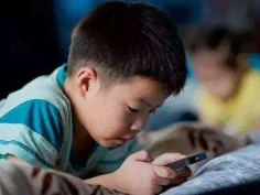 儿童早期发展：不要让孩子长时间玩手机、iPad 